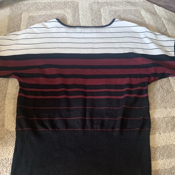 Cato Top - Picture 2 of 2